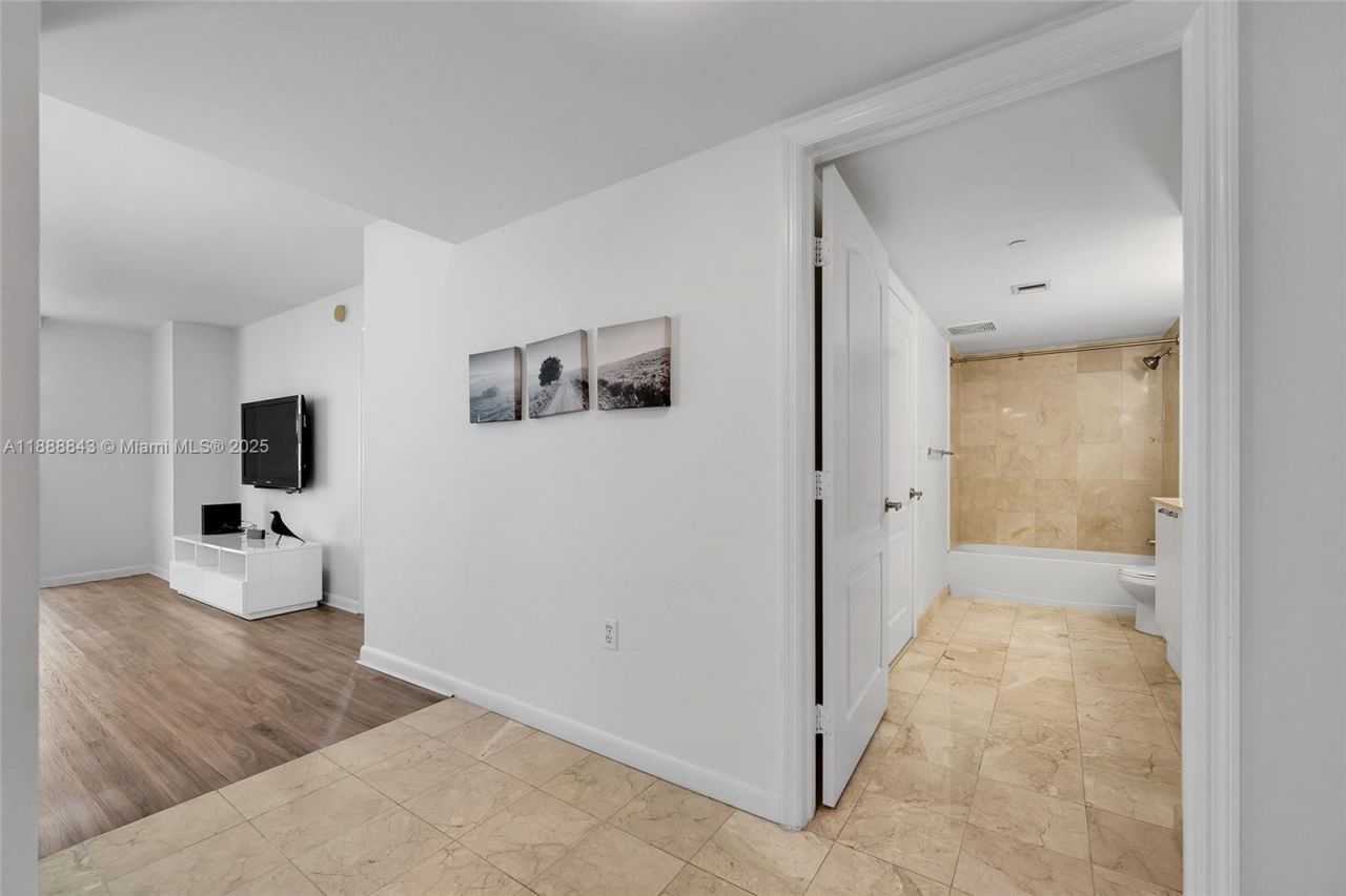 2101 Brickell Avenue, Unit 905, Miami, FL 33129 Photo