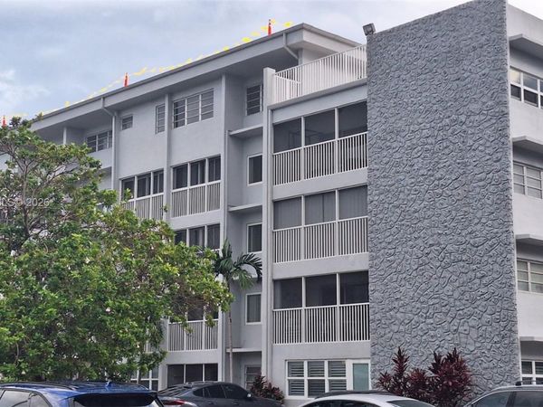 215 SE 3rd Ave, Unit 202D, Hallandale Beach, FL 33009