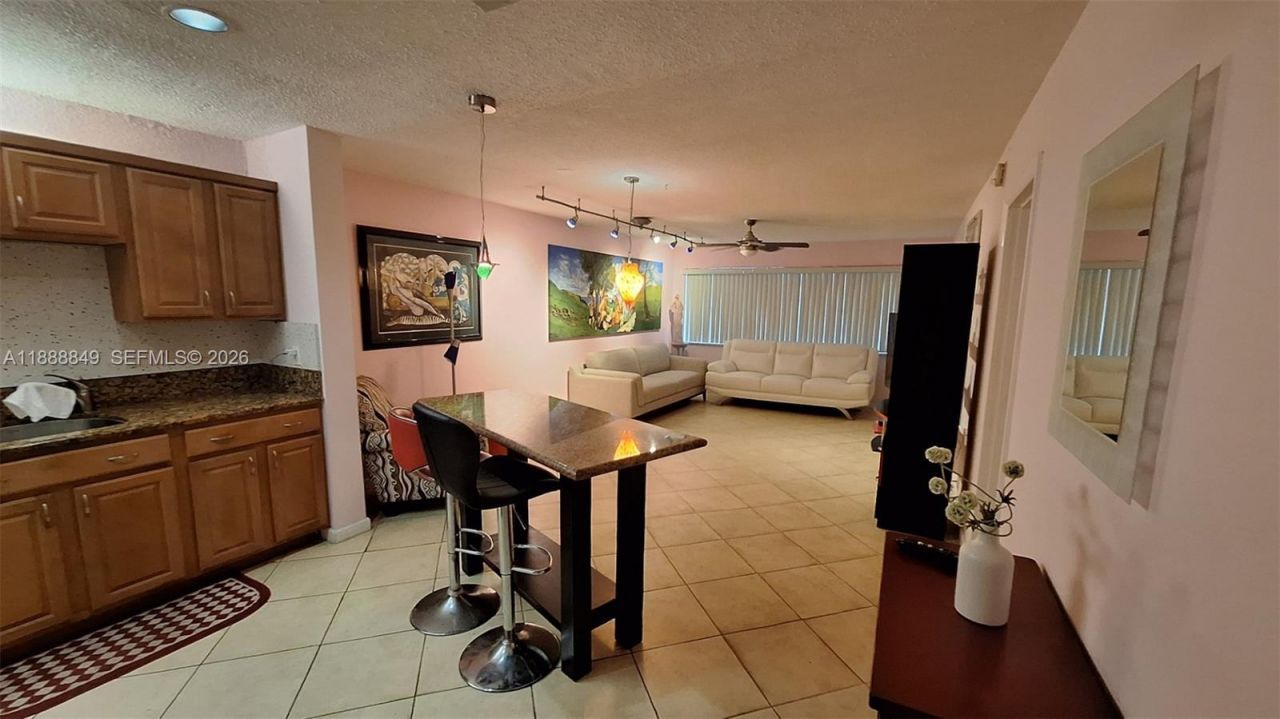 215 SE 3rd Ave, Unit 202D, Hallandale Beach, FL 33009 Photo