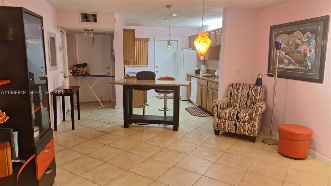 215 SE 3rd Ave, Unit 202D, Hallandale Beach, FL 33009 Photo