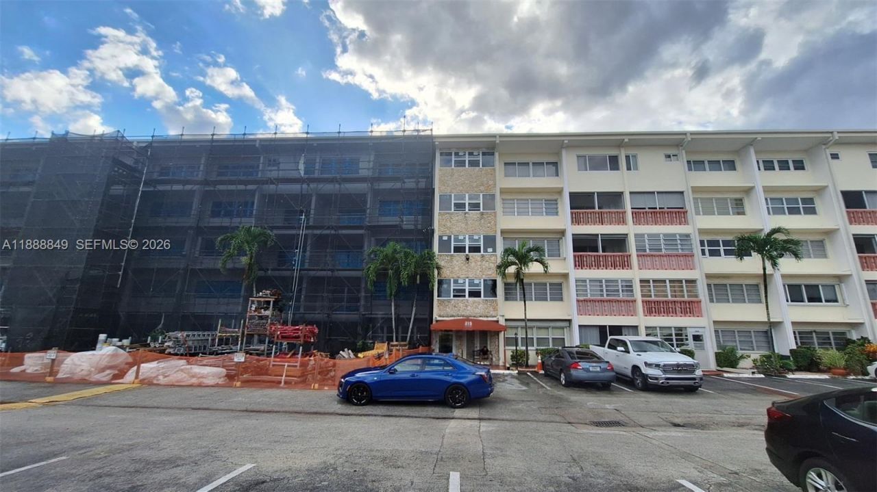 215 SE 3rd Ave, Unit 202D, Hallandale Beach, FL 33009 Photo