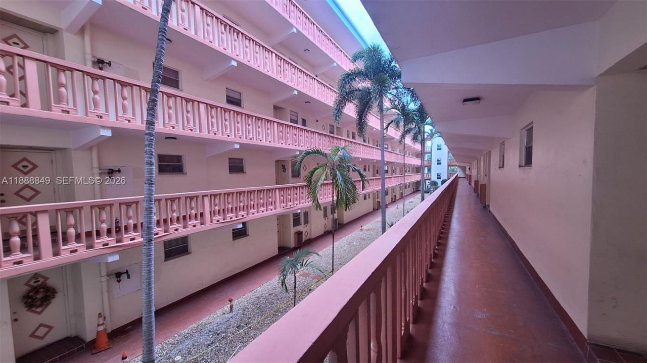 215 SE 3rd Ave, Unit 202D, Hallandale Beach, FL 33009 Photo