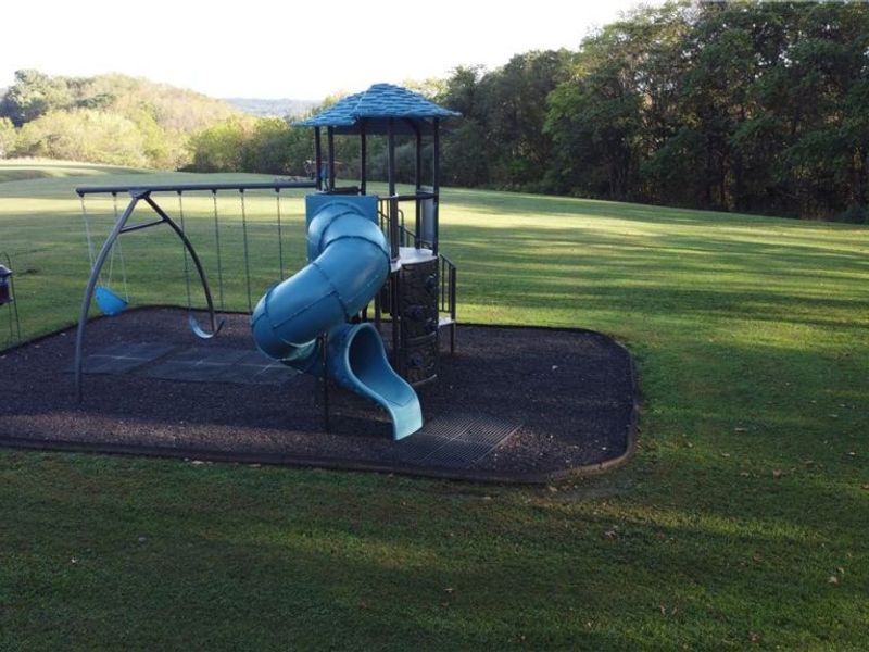 226 High Acres Drive, Chester, WV 26034 Photo 13