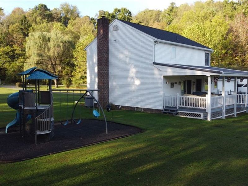 226 High Acres Drive, Chester, WV 26034 Photo 4