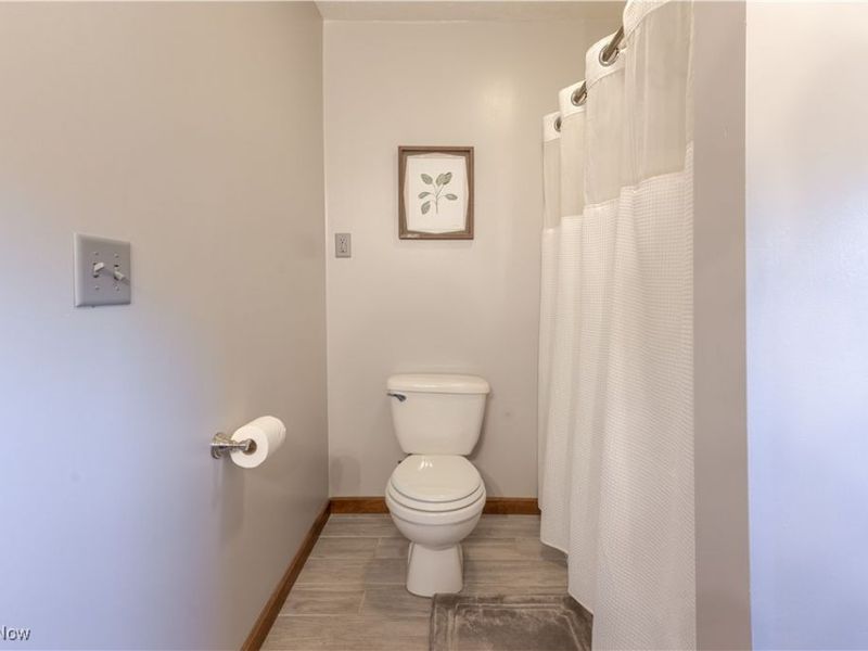 226 High Acres Drive, Chester, WV 26034 Photo 40