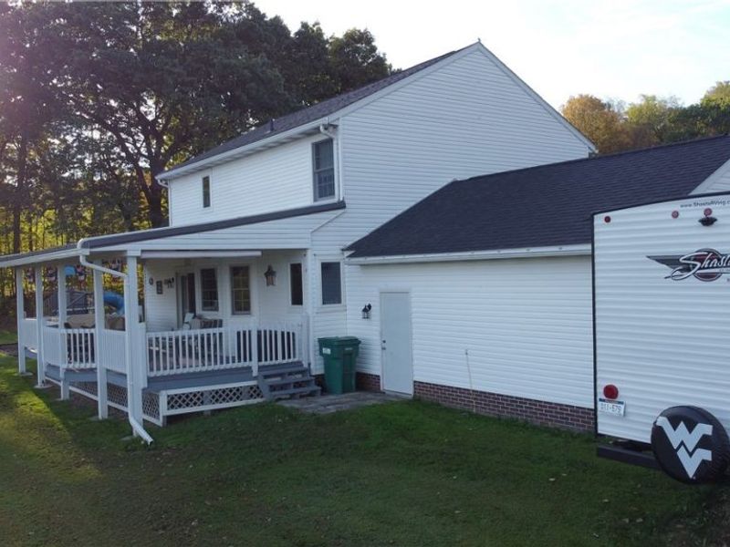 226 High Acres Drive, Chester, WV 26034 Photo 5