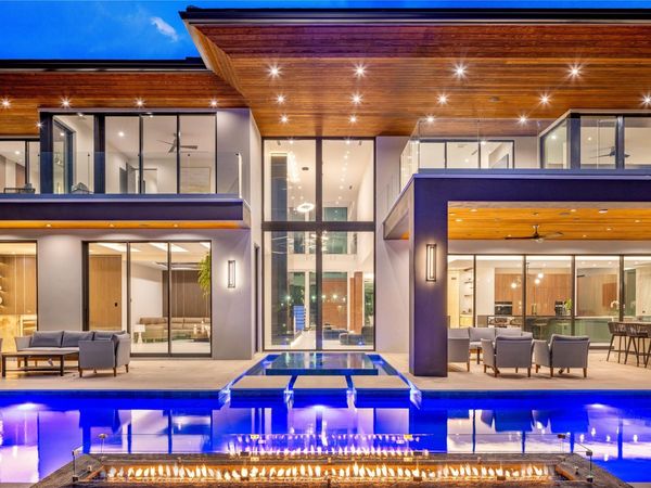 2733 NE 16th St, Fort Lauderdale, FL 33304