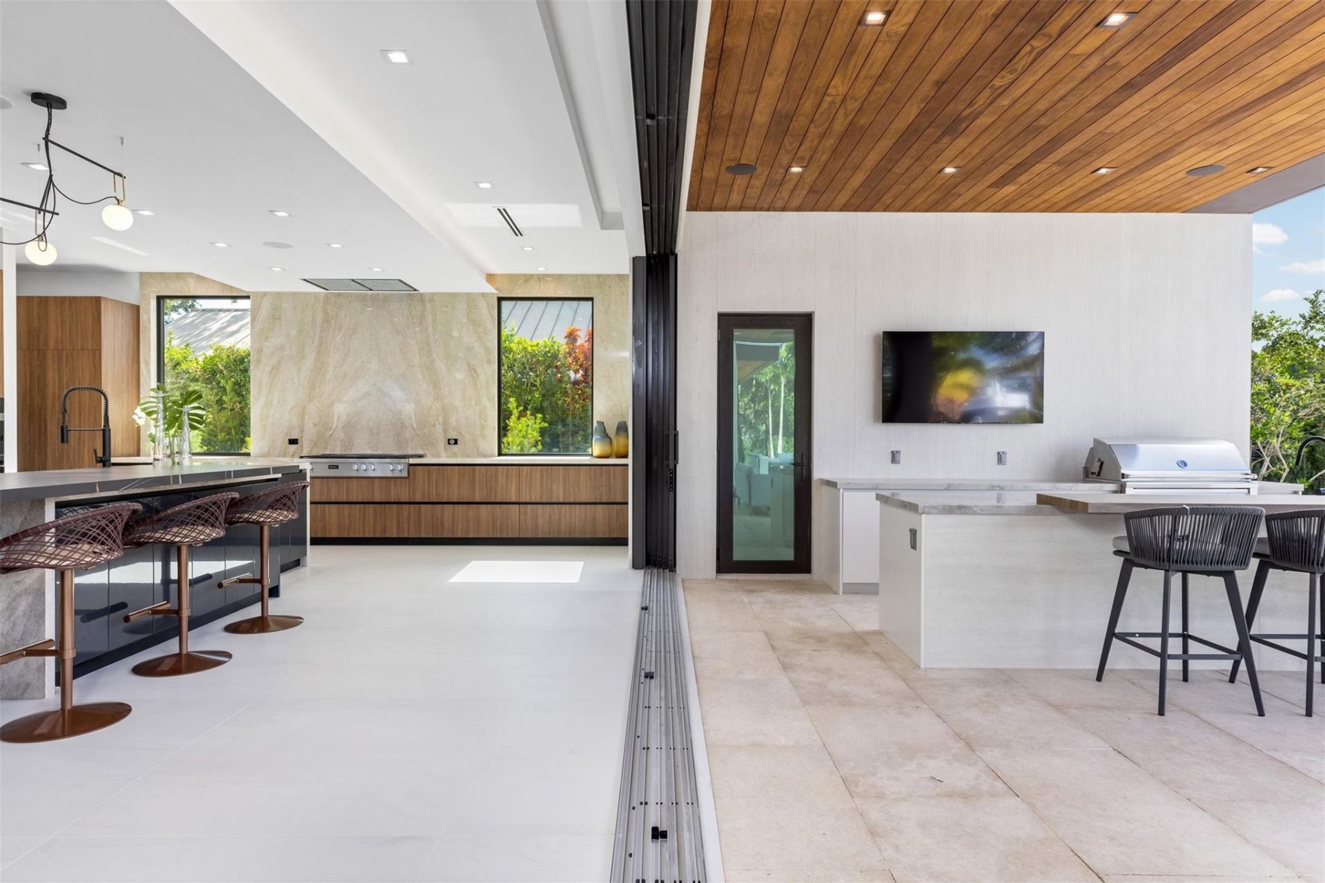 2733 NE 16th Street, Fort Lauderdale, FL 33304 Photo