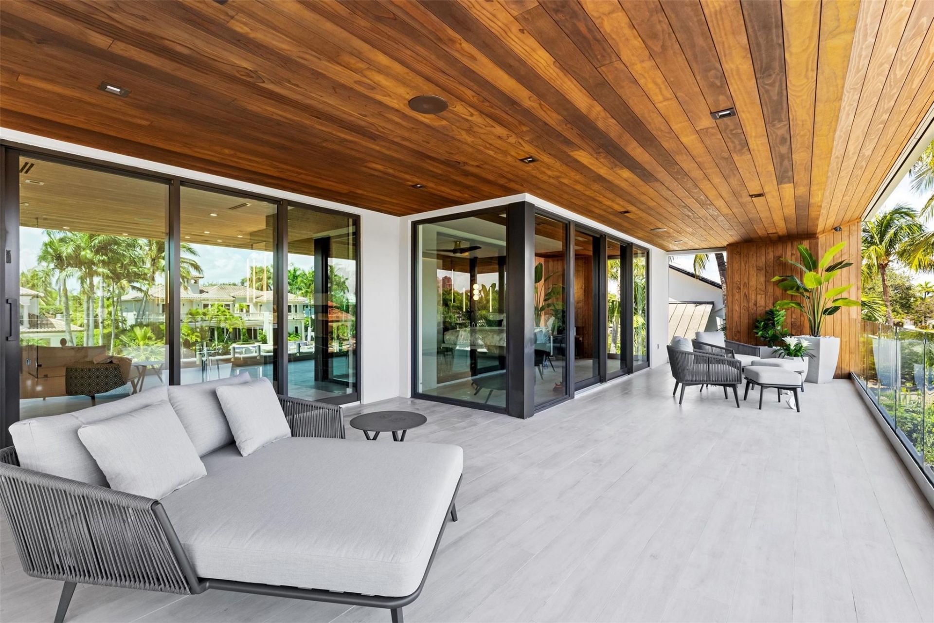 2733 NE 16th Street, Fort Lauderdale, FL 33304 Photo