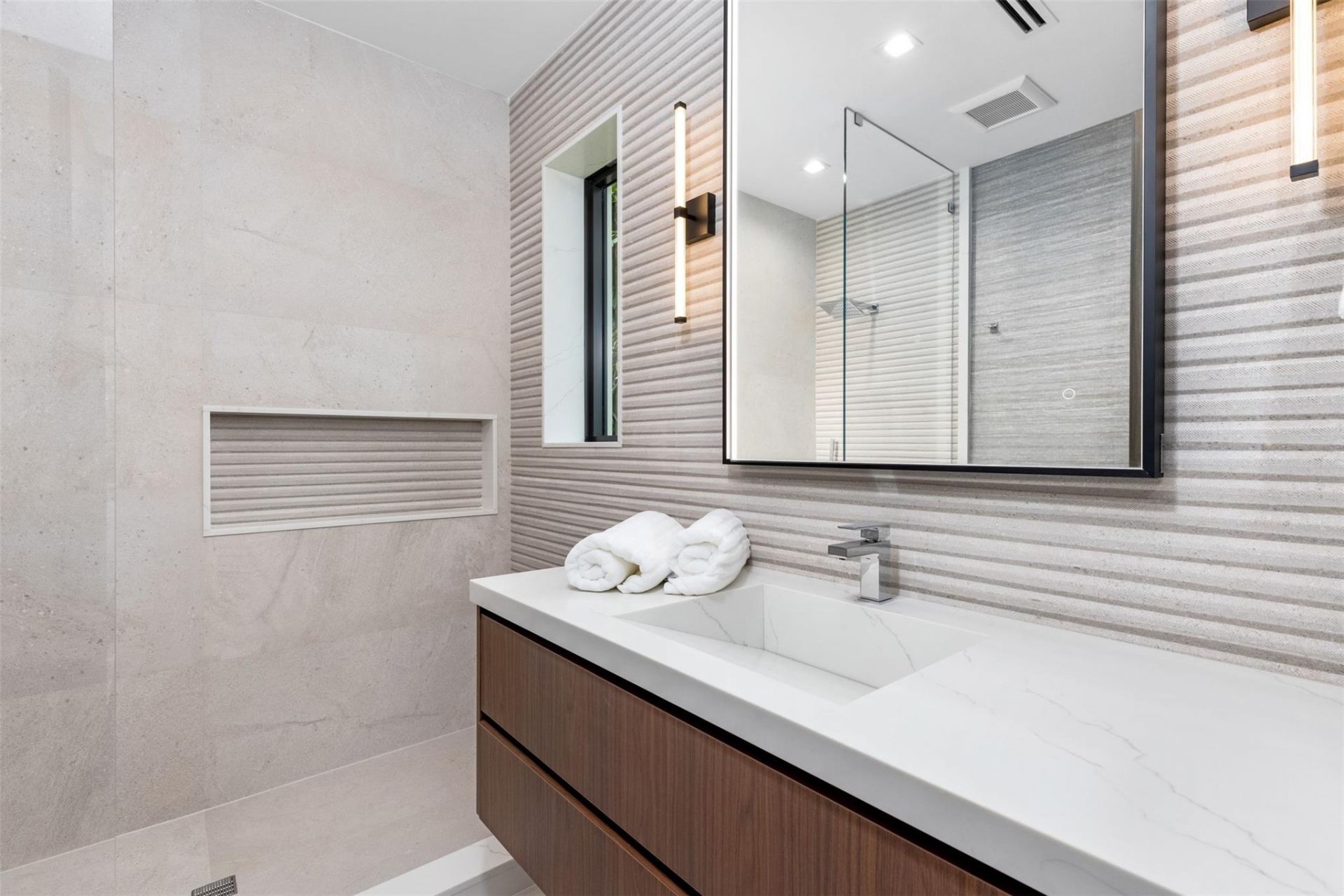 2733 NE 16th Street, Fort Lauderdale, FL 33304 Photo