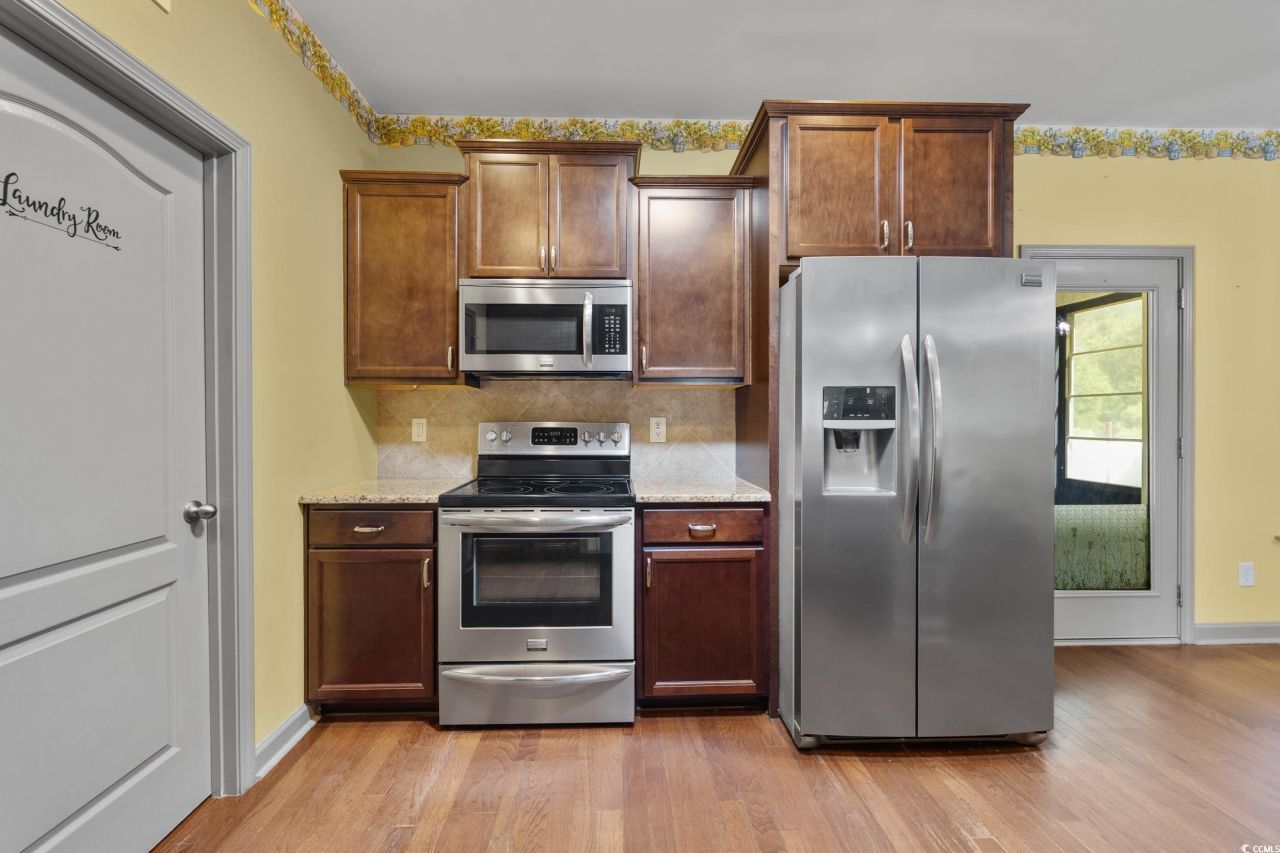 817 Derbyshire Ct. Photo 11