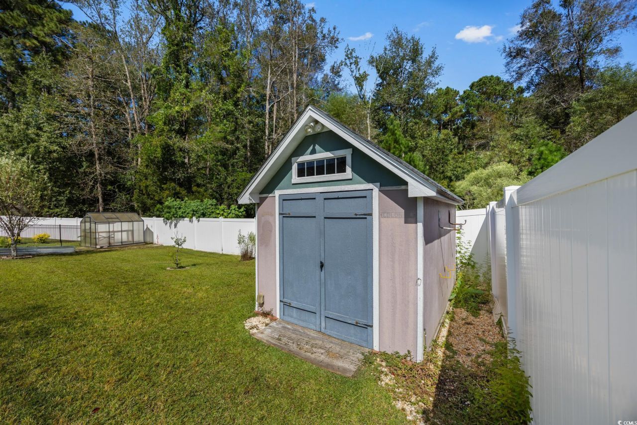 817 Derbyshire Ct. Photo 30