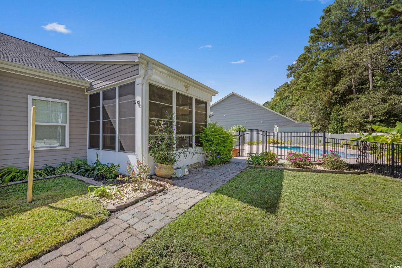 817 Derbyshire Ct. Photo 31