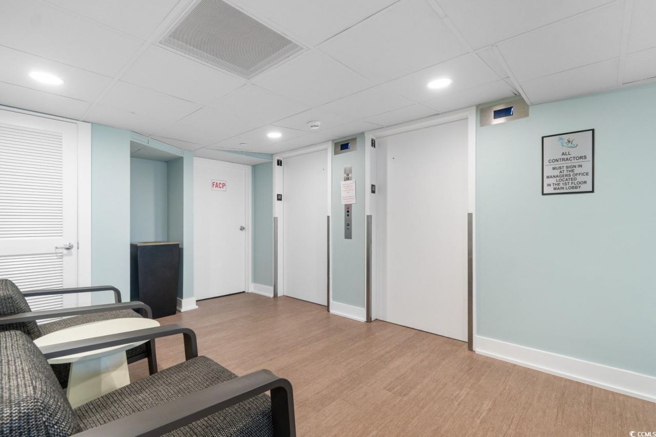 9820 Queensway Blvd. Photo 35