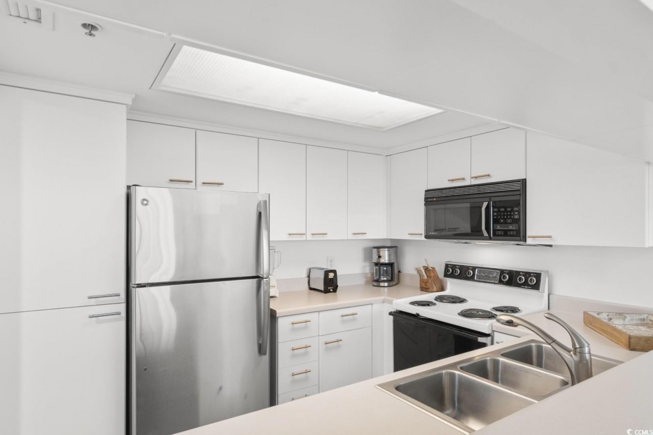 9820 Queensway Blvd. Photo 5