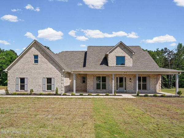 2916 Highwoods Drive, Byhalia, MS 38611