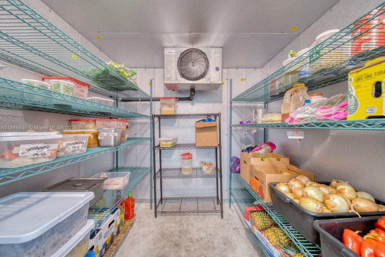 Restaurant And Bar For Sale On N Pine Island Road, Tamarac, FL 33351 Photo