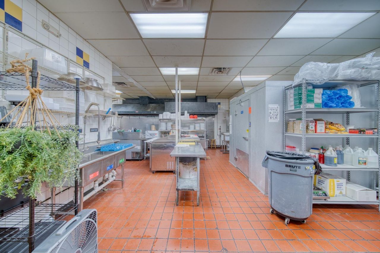 Restaurant And Bar For Sale On N Pine Island Road, Tamarac, FL 33351 Photo