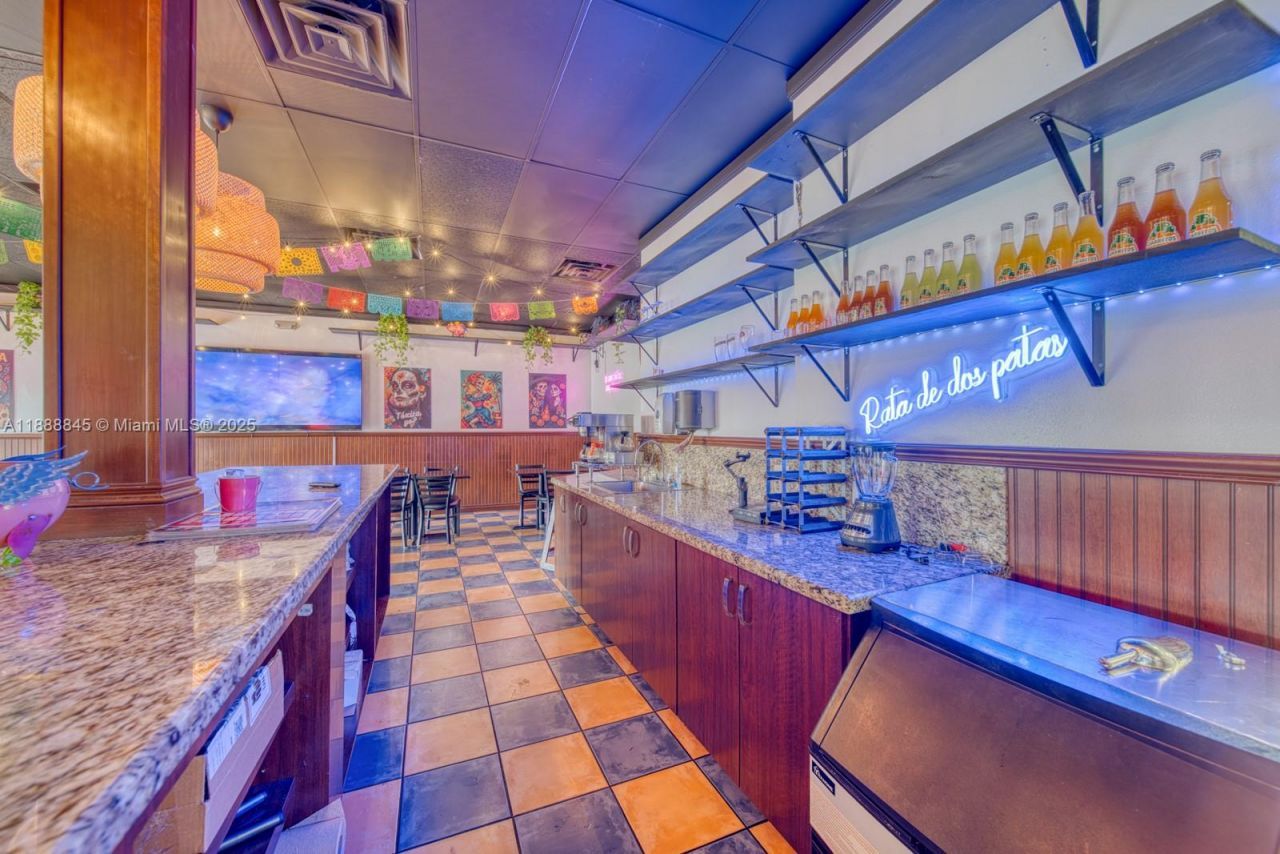 Restaurant And Bar For Sale On N Pine Island Road, Tamarac, FL 33351 Photo