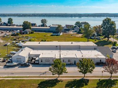 1295 S Parker Street, Marine City, MI 48039