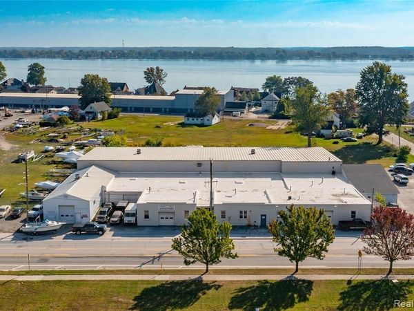 1295 S Parker Street, Marine City, MI 48039