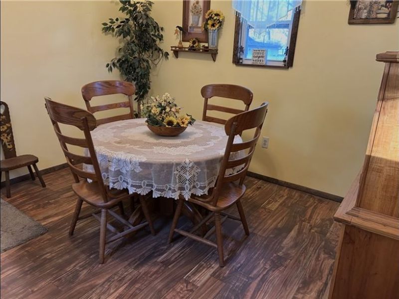 16726 Oakwood Drive, Lake Milton, OH 44429 Photo 14