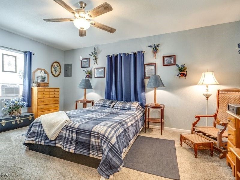 16726 Oakwood Drive, Lake Milton, OH 44429 Photo 16