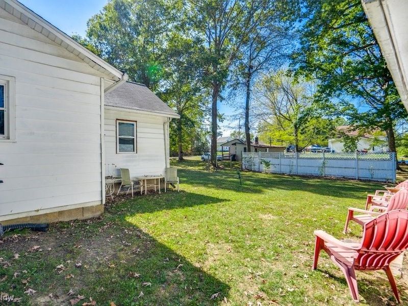 16726 Oakwood Drive, Lake Milton, OH 44429 Photo 22