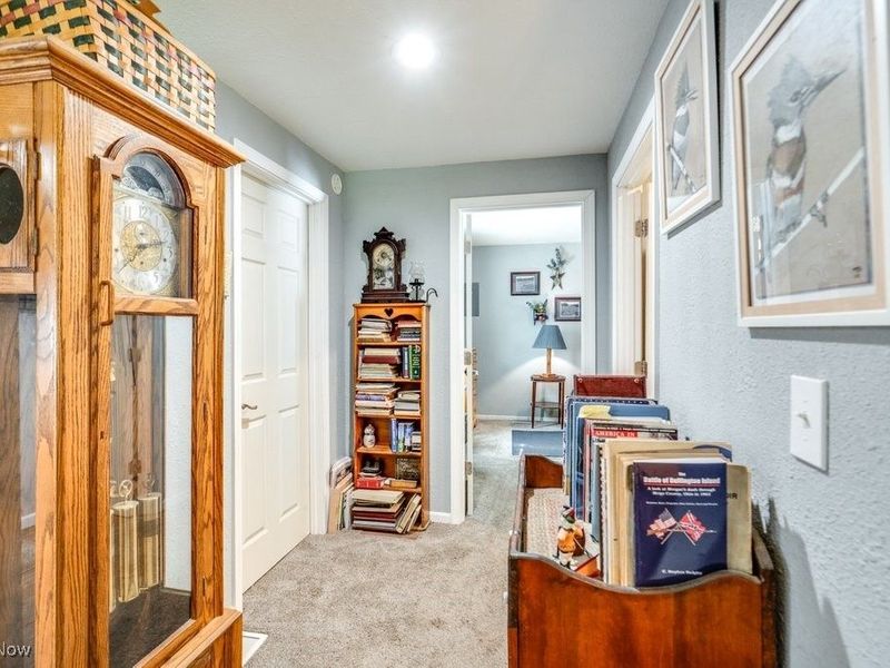 16726 Oakwood Drive, Lake Milton, OH 44429 Photo 5