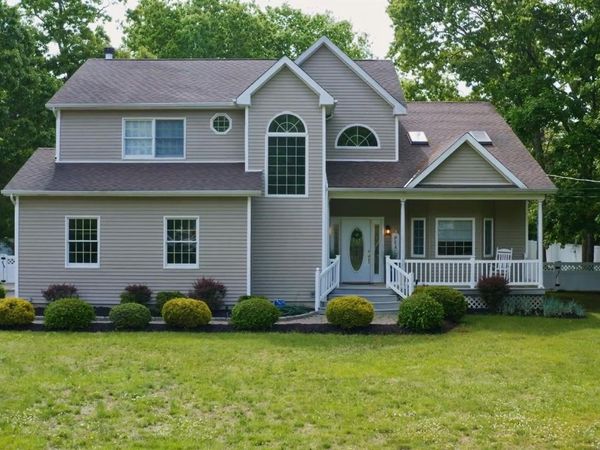 5 Mill Race Road, Hampton Bays, NY 11946