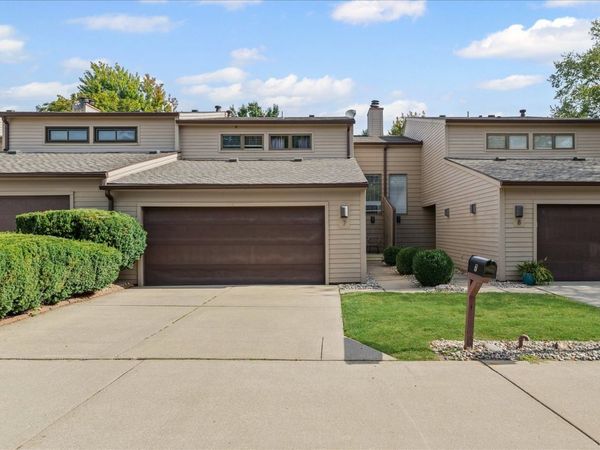 7 Briar Hill Circle, Unit 7, Champaign, IL 61822