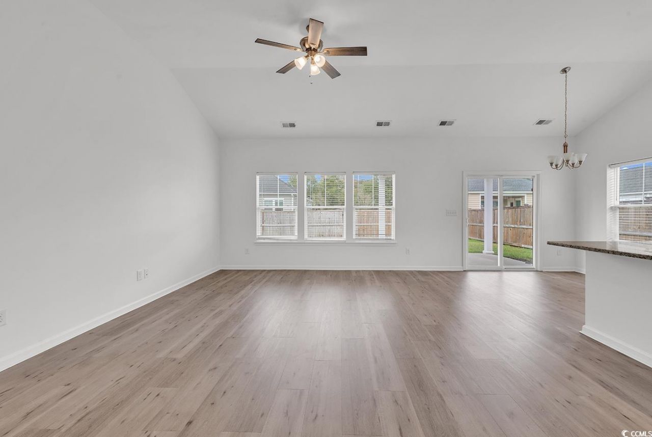 208 Craigflower Ct. Photo 13