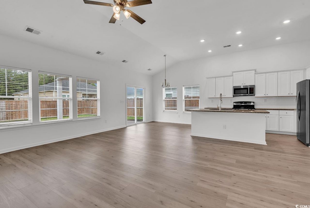 208 Craigflower Ct. Photo 3