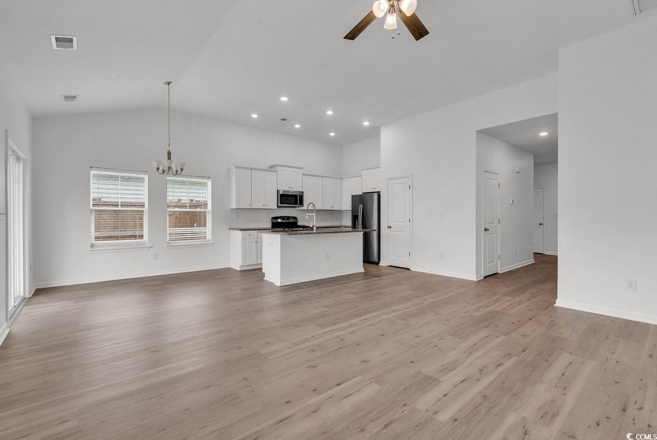 208 Craigflower Ct. Photo 4