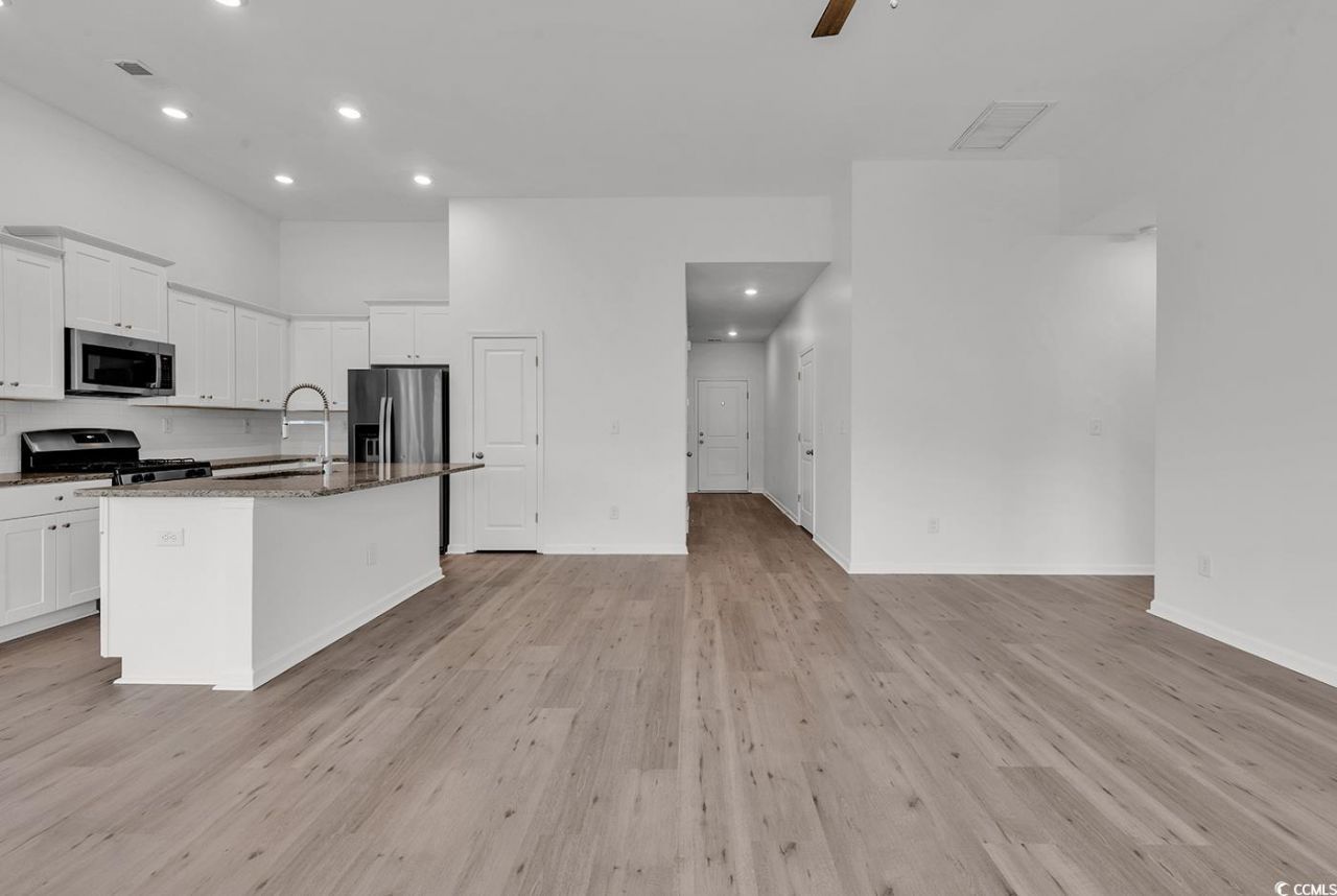 208 Craigflower Ct. Photo 6