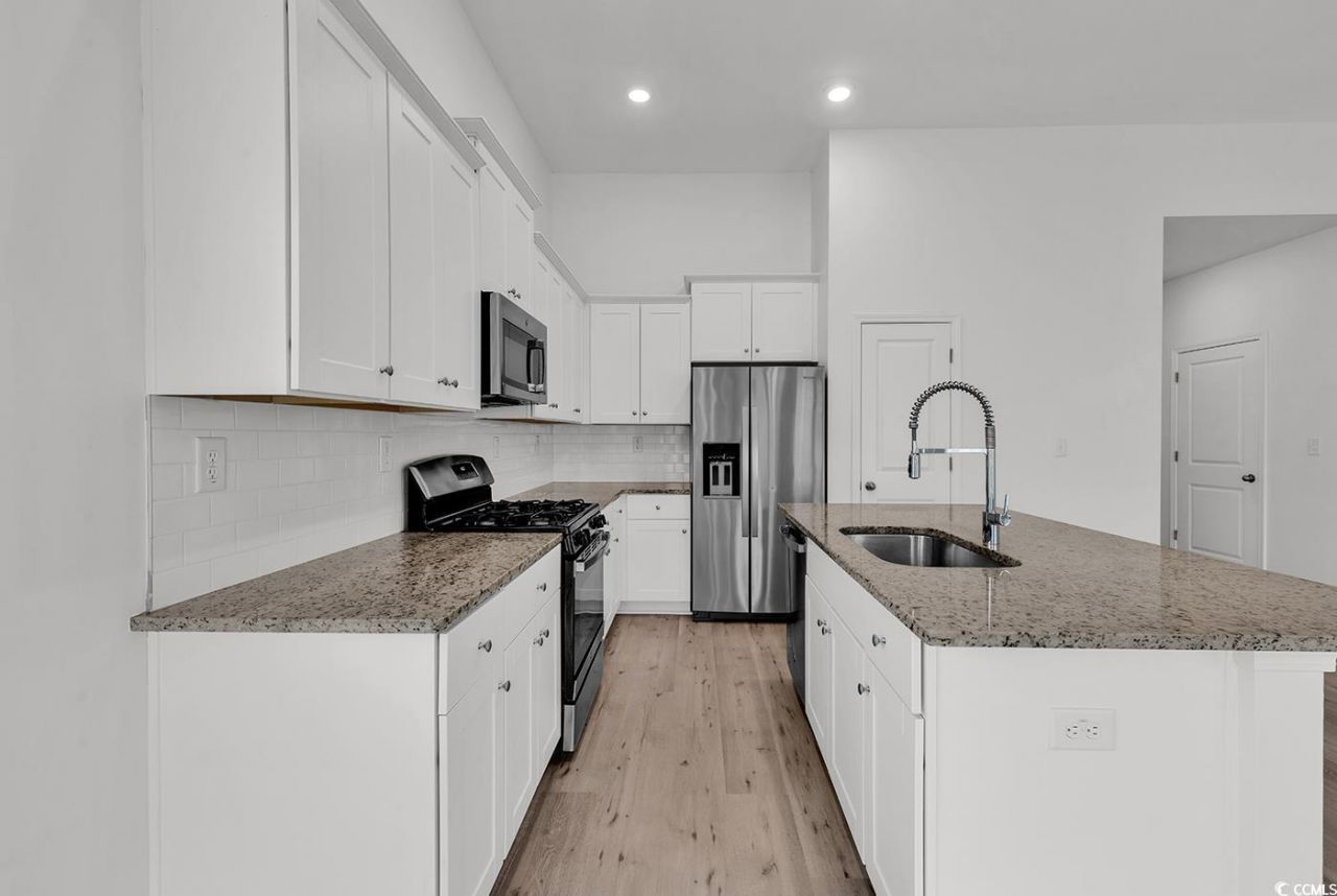 208 Craigflower Ct. Photo 7