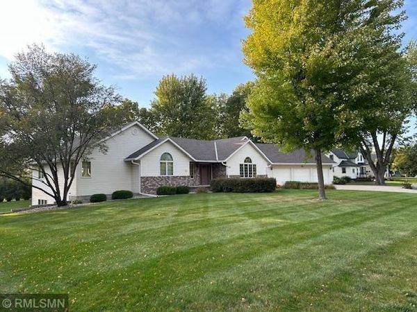 105 Hennepin Avenue N, Glencoe, MN 55336