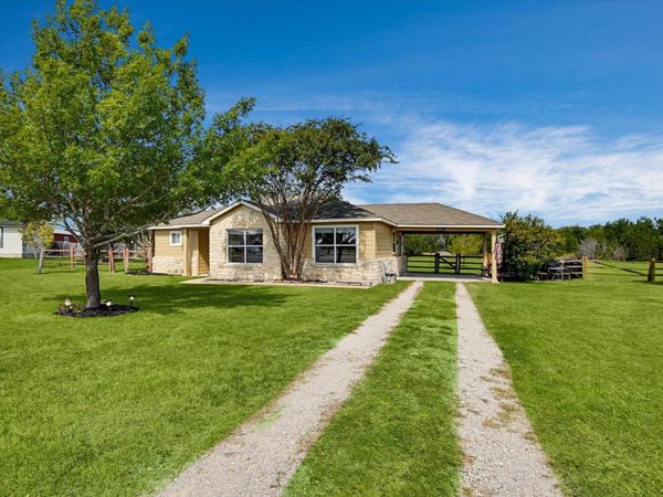 172 Round Up DR, Liberty Hill, TX 78642