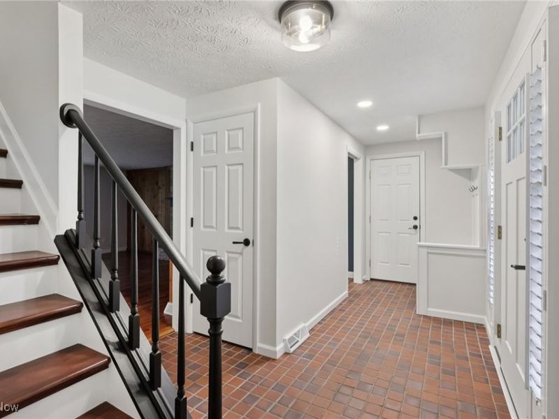 5974 Anna Lee Drive, Hudson, OH 44236 Photo 6