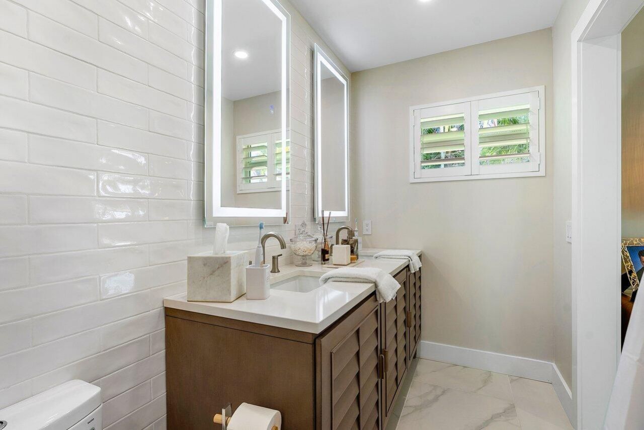 911 SW 27th Terrace, Boynton Beach, FL 33435 Photo