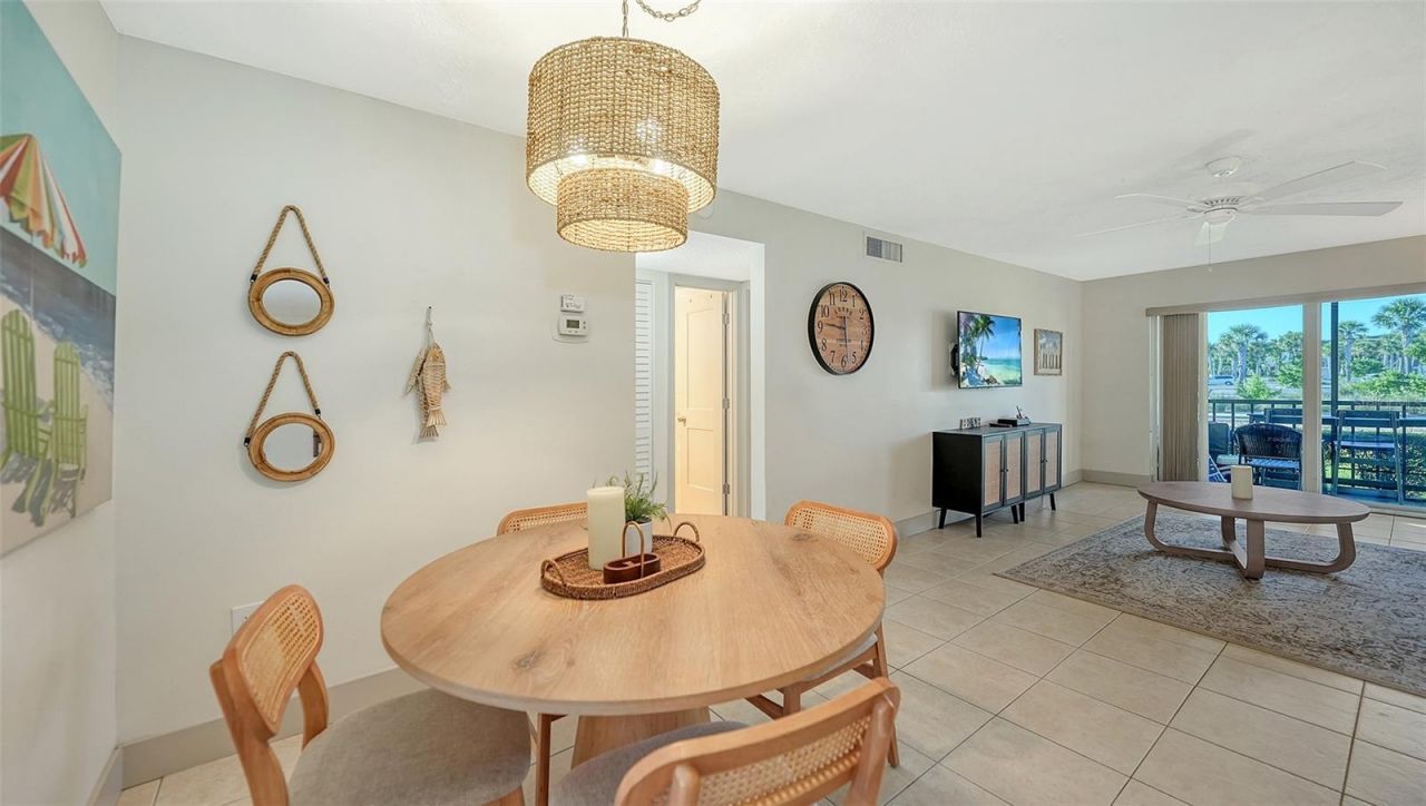 925 Beach Road, Unit 112, Siesta Key, FL 34242 Photo