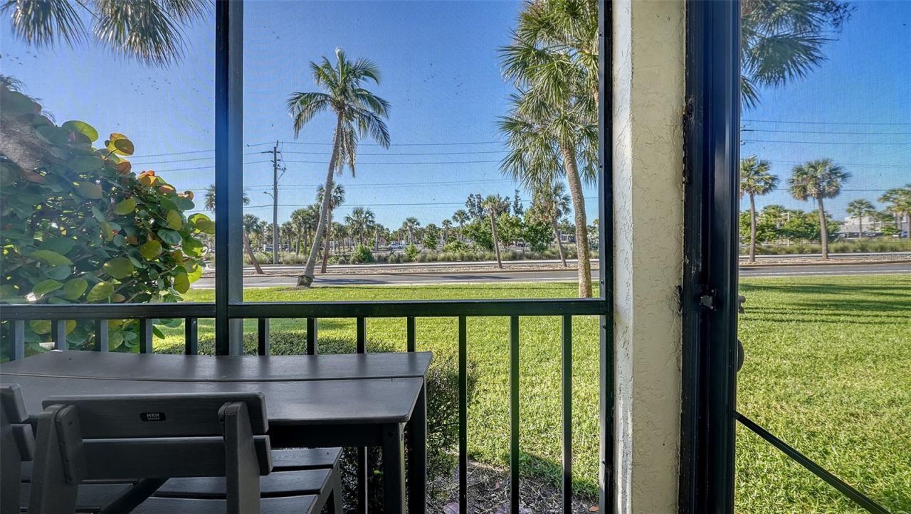 925 Beach Road, Unit 112, Siesta Key, FL 34242 Photo