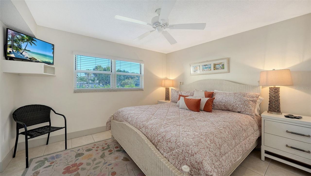 925 Beach Road, Unit 112, Siesta Key, FL 34242 Photo