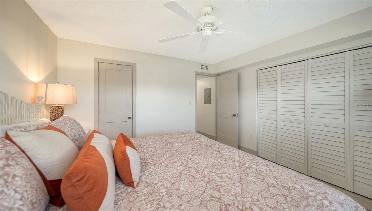 925 Beach Road, Unit 112, Siesta Key, FL 34242 Photo