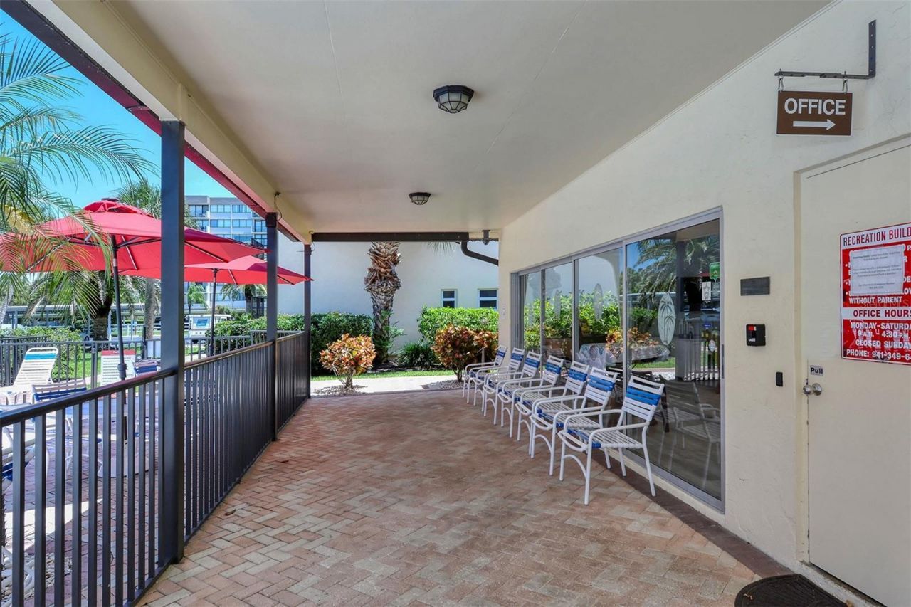 925 Beach Road, Unit 112, Siesta Key, FL 34242 Photo