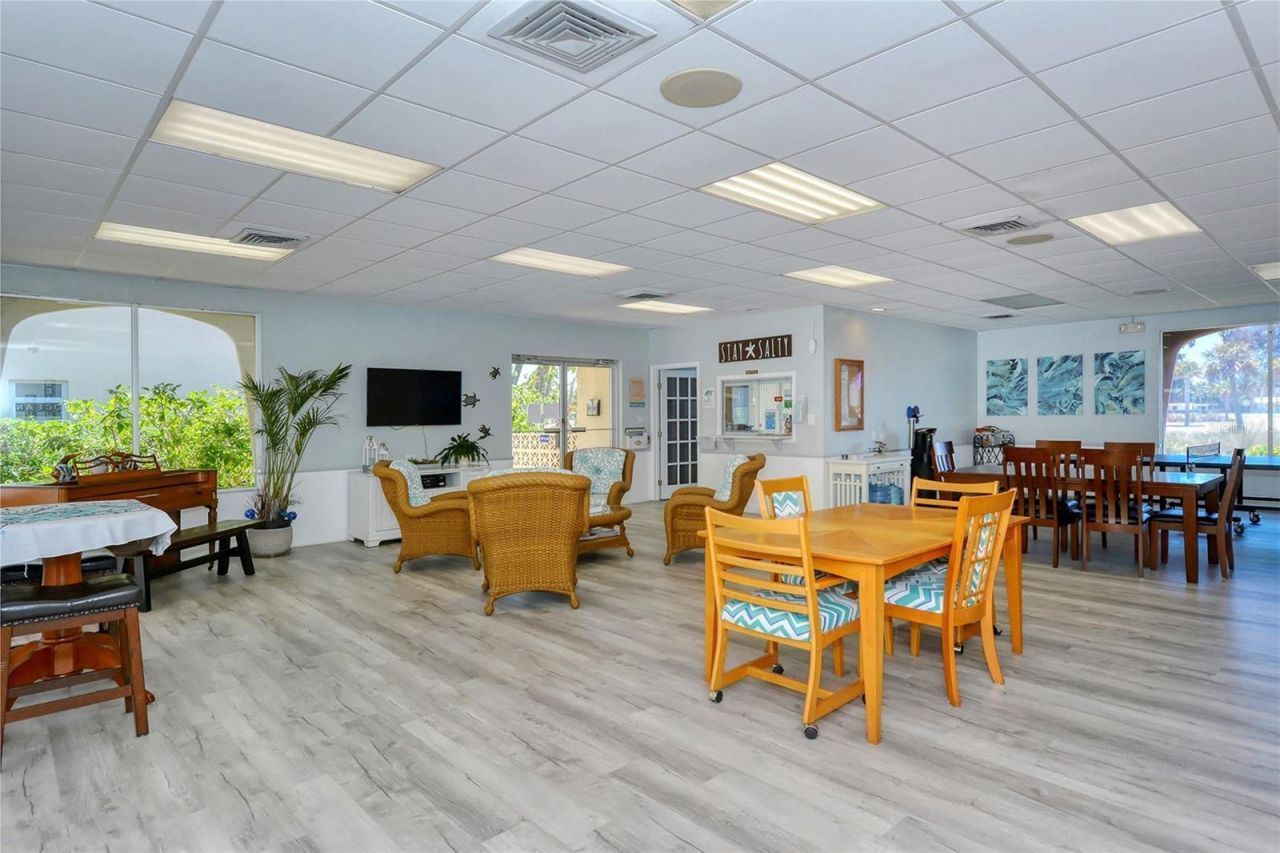 925 Beach Road, Unit 112, Siesta Key, FL 34242 Photo