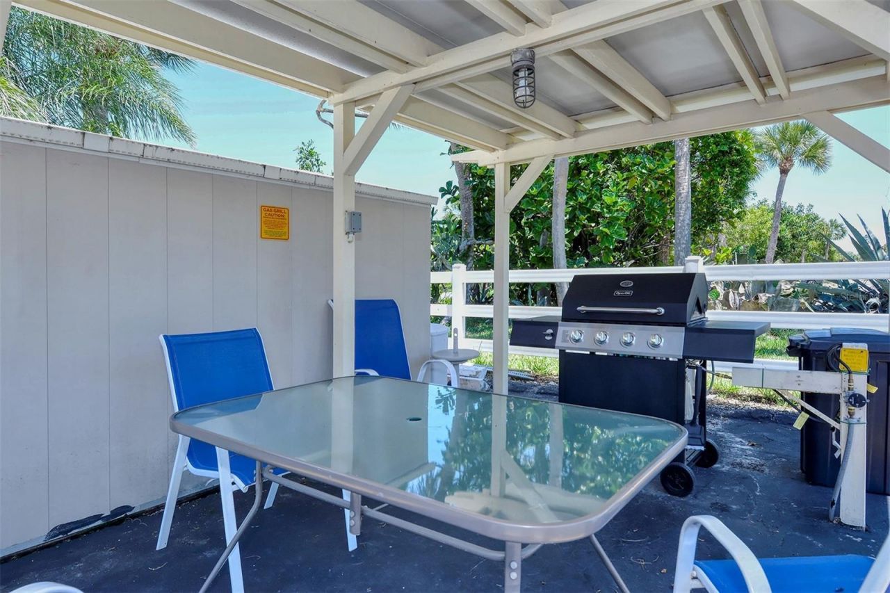 925 Beach Road, Unit 112, Siesta Key, FL 34242 Photo