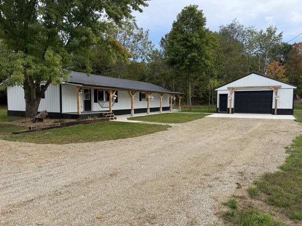 7367 S Coldwater Road, Blanchard, MI 49310