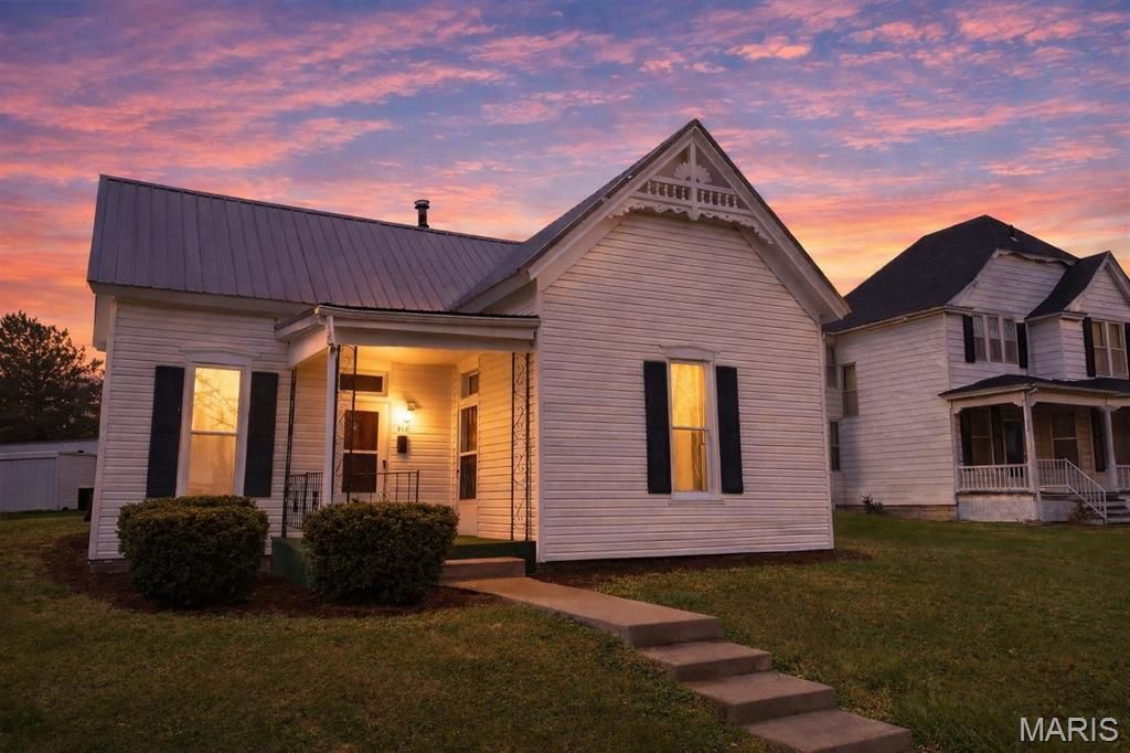 210 S Court Street, Bowling Green, MO 63334 Main Photo