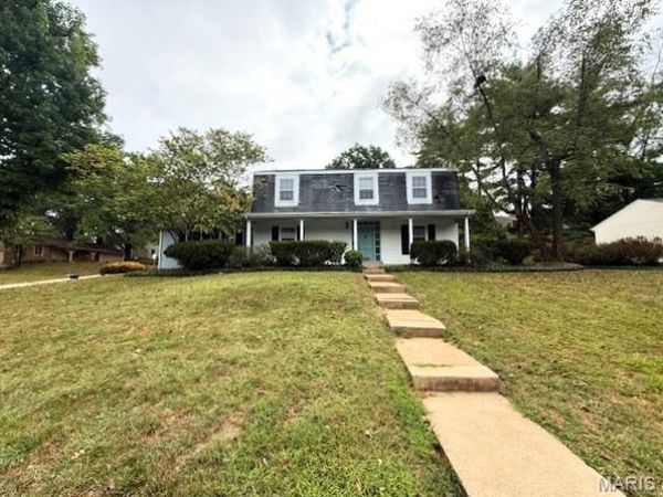 1060 Port Diane Drive, St Louis, MO 63146